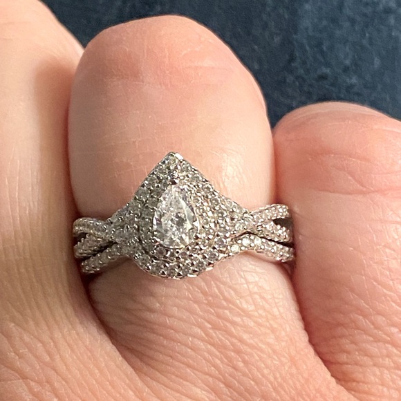 Sterling silver pear shaped, pave engagement style ring set, size 8 - Picture 1 of 3